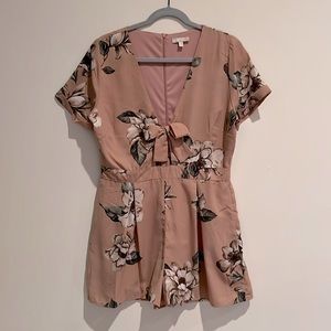 Gianni Bini Floral romper with cute keyhole, tie front